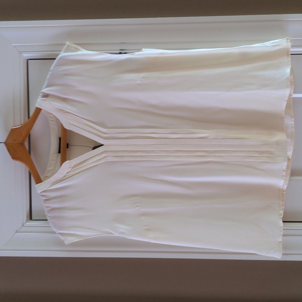 Cream 100% silk sleeveless top with front pleats